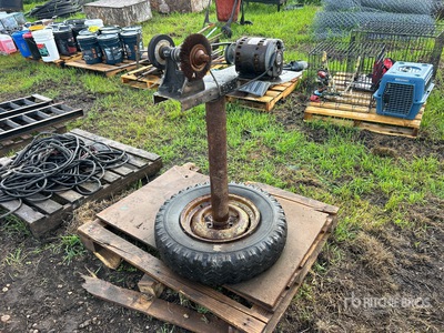 Electric Bench Grinder/Wire Wheel on Stand
