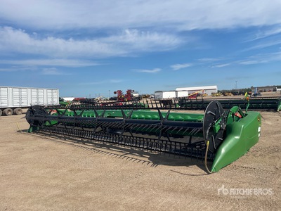 2017 John Deere 635FD 35 ft Flex Draper Combine Header