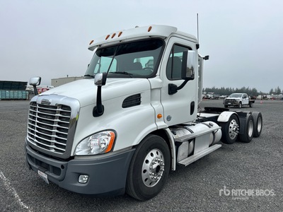 2014 Freightliner Cascadia 113 Cabina per trattore stradale 3 assi