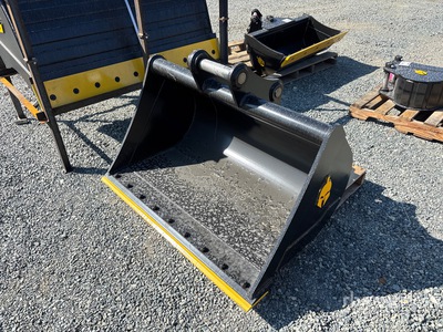 2026 Dynamic 46 in Cleanup Excavator Bucket - Fits 8T-50 (Unused)