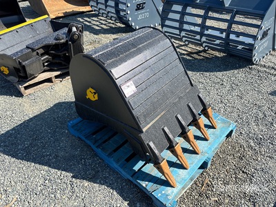 2026 Dynamic 6Y3222RC 28 in Digging Excavator Bucket (Unused)
