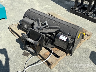 Dynamic Entities 42 in Q/C Hydraulic Tilting دلو حفارة (Unused)