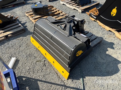 Dynamic 80CL 48 in Q/C Hydraulic Tilting دلو حفارة (Unused)