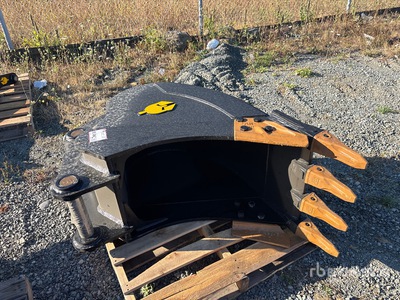 120CL 24 in Digging Excavator Bucket (Unused)