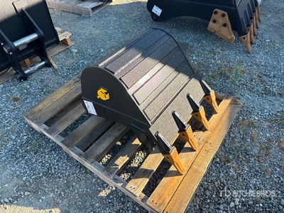 35CL 24 in Digging Excavator Bucket (Unused)