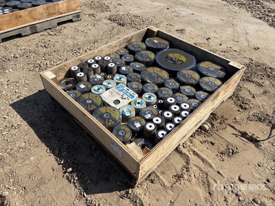 Quantity of Welders Grinding Disks أدوات يدوية متنوعة