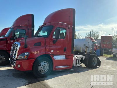 2016 Freightliner Cascadia S/A Day Cab Truck Tractor