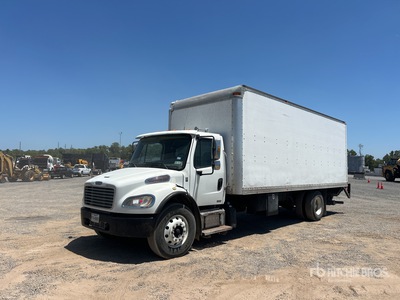 2012 Freightliner M2 106 4x2 Furgoneta caja cerrada