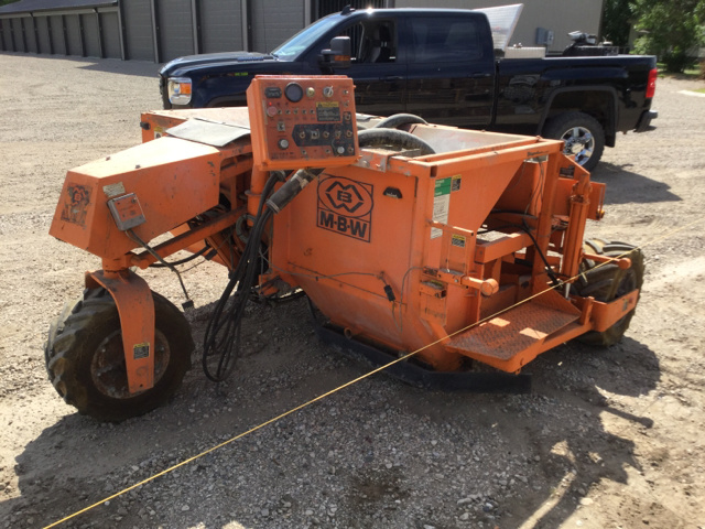 M-B-W CG200 Curb & Gutter Machine M-B-W CG200 Curb & Gutter Machine