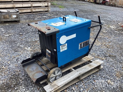 Miller Deltaweld 302 CV/DC Welding Power Source