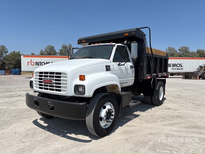 2002 GMC C7500 4x2 S/A Dump Truck