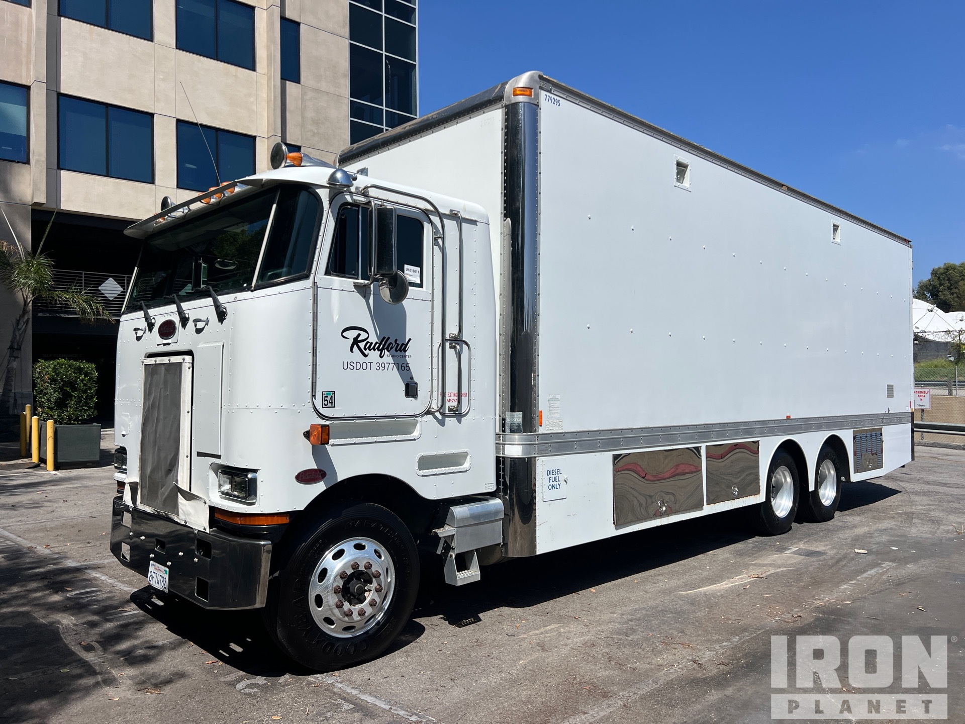 2003 Peterbilt 362 6x4 10 Ton Autocarro furgonato