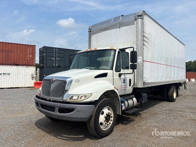 2016 International 4300 4x2 Camion fourgon