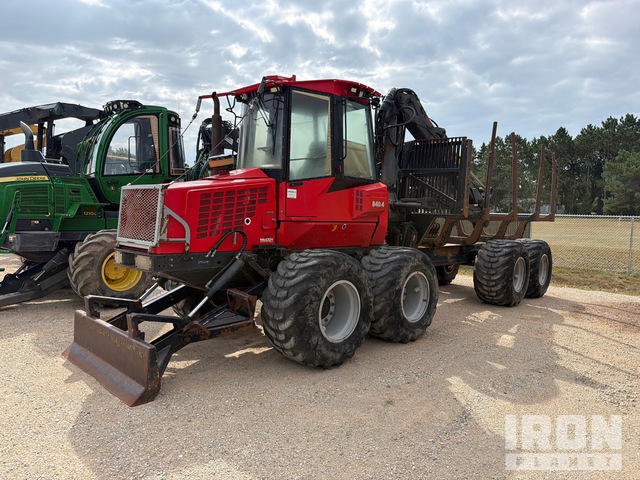 2013 Komatsu 840.4 Log Forwarder
