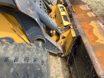 Chassis with Quick Coupler to Arms Pins