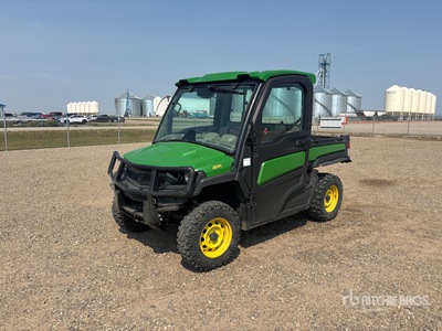 2022 John Deere Gator XUV 835R 4x4 Utility Vehicle
