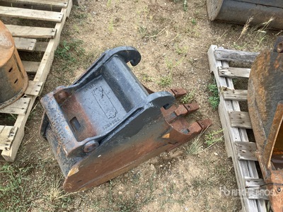 Bobcat MX4 12 in Q/C Digging Excavator Bucket