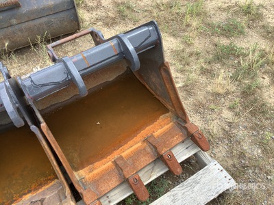 Bobcat 24 in Q/C Digging Excavator Bucket