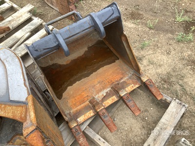 Bobcat MX3 24 in Q/C Digging Excavator Bucket