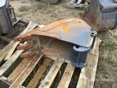 Bobcat MX4 12 in Q/C Digging Excavator Bucket
