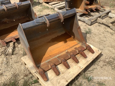 Bobcat MX4 36 in Q/C Digging Excavator Bucket
