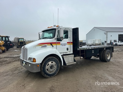 2007 Kenworth T300 4x2 Flatbed Truck