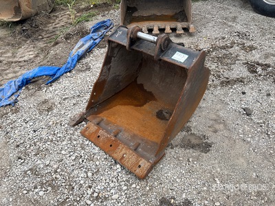 36 in Excavator Bucket
