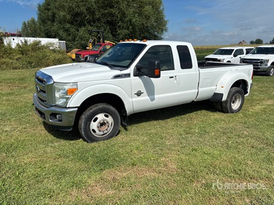 2012 Ford F-350 Lariat 4x4 Extended Cab Pickup