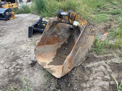 Raveling 40 in Cleanup Excavator Bucket