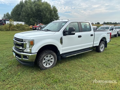 2022 Ford F-350 XLT 4x4 Crew Cab Pickup