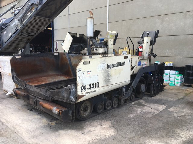 2006 Ingersoll-Rand/Blaw-Knox PF-4410 Asphalt Paver 2006 Ingersoll-Rand/Blaw-Knox PF-4410 Asphalt Paver