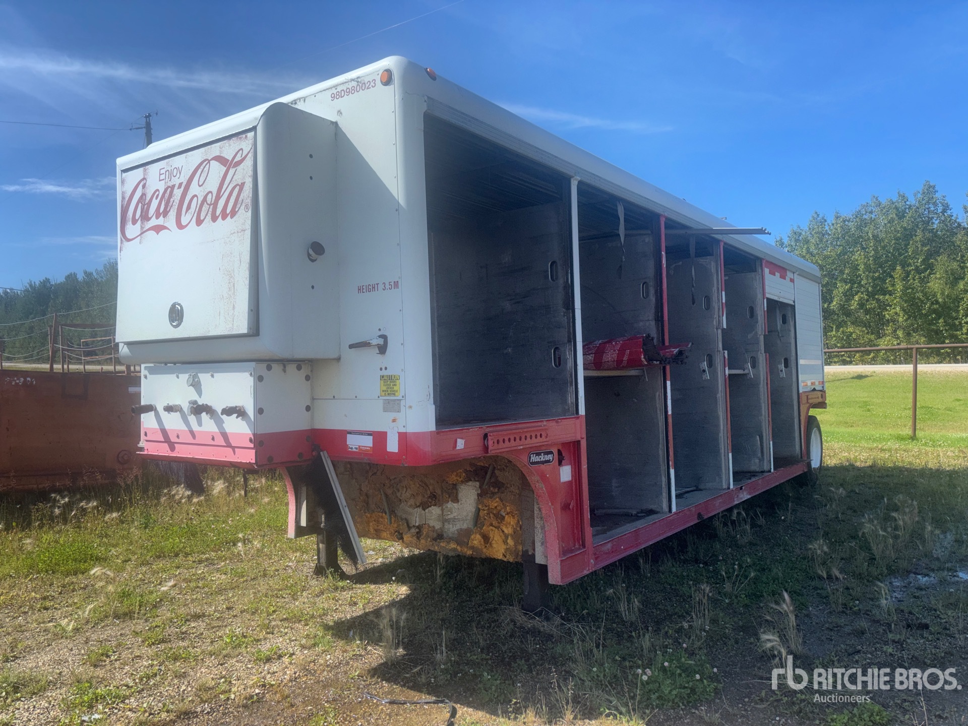 1998 Hackney 12 Bay S/A Beverage Trailer