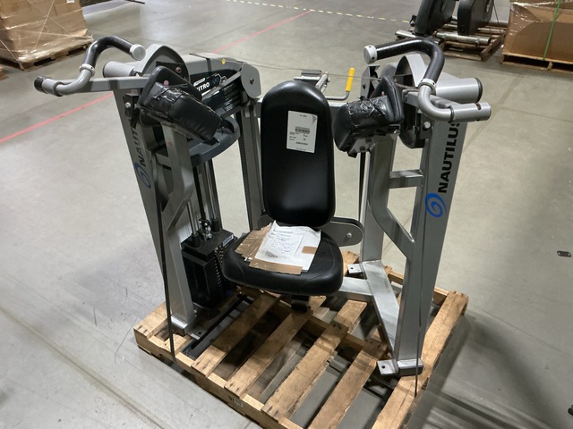 Nautilus S9BC Biceps Curl Machine