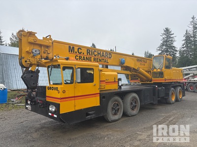 1972 GROVE CRANE 60000 lb 8x4 Hydraulic Truck Crane