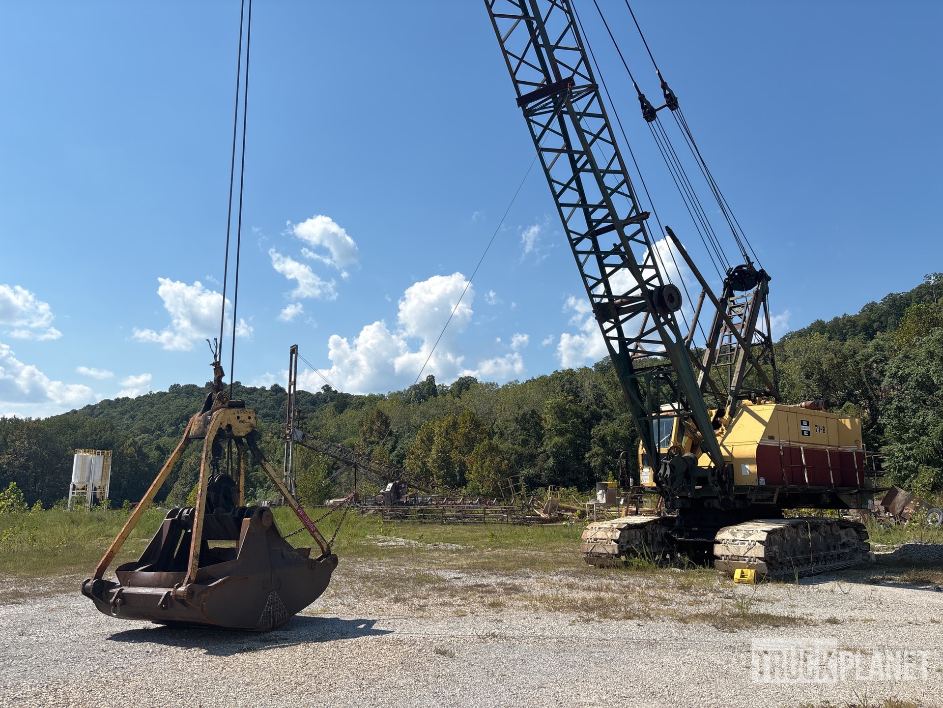1970 Bucyrus Erie 71B 71 lb Clamshell bucket Lattice-Boom Crawler Crane