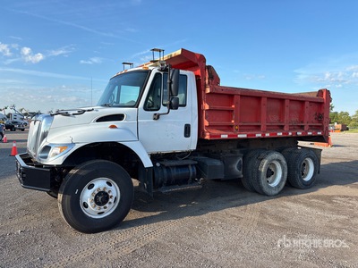 2006 International 7400 6x4 Autocarro ribaltabile 2 assi