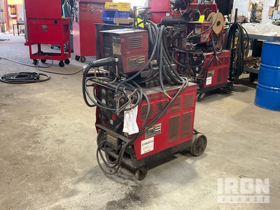 Lincoln DC-250 33 A Mobile MIG Electric Welder