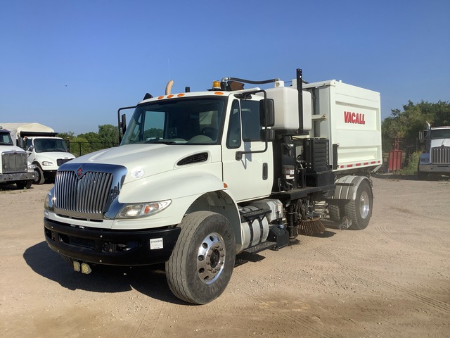 2017 VacAll SS13 on 2017 International 4400 Sweeper Truck