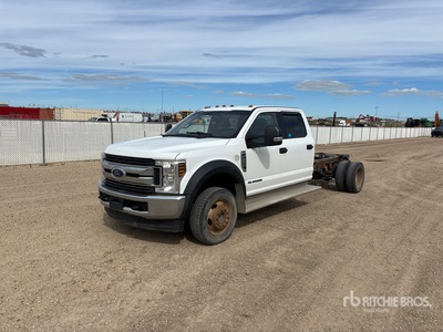2018 Ford F-550 XLT 4x4 Crew Cab الكابينة والهيكل