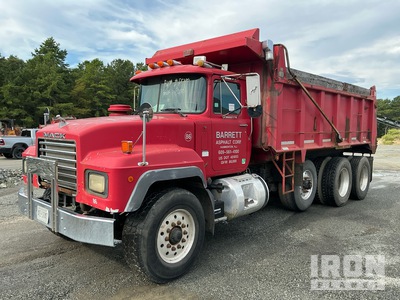 2000 Mack RD688S 8x4 شاحنة قلابة /ثلاثة محاور