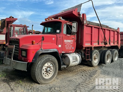 2000 Mack RD688S 8x4 شاحنة قلابة /ثلاثة محاور