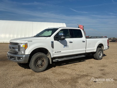 2017 Ford F-350 XLT 4x4 Crew Cab Pickup