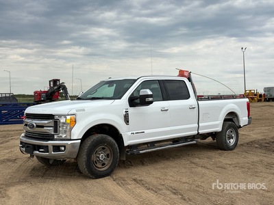 2017 Ford F-350 XLT 4x4 Crew Cab Pickup