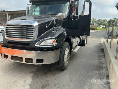 2008 Freightliner Columbia 120 T/A Day Cab Truck Tractor