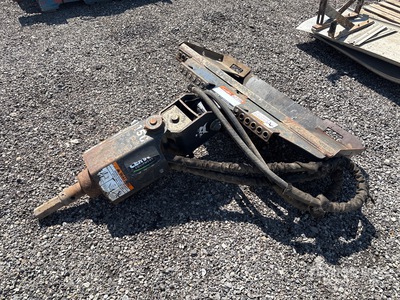 2013 Bobcat 15C مثقاب للسكيد ستير