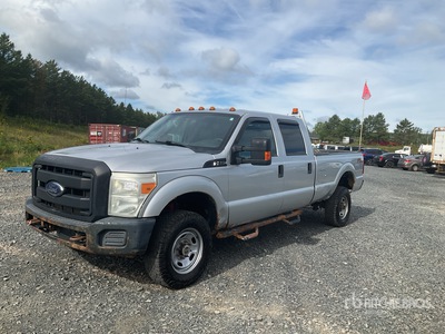 2014 Ford F-350 XLT 4x4 Crew Cab Pickup