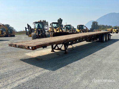 2013 Manac 53 ft Tri/A Flatbed Trailer