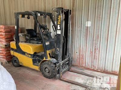 Yale GLP050LXNUAE087 4800 lb Pneumatic Tire رافعة شوكية