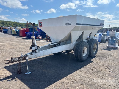 Willmar 600 Tow-Behind Fertilizer Cart