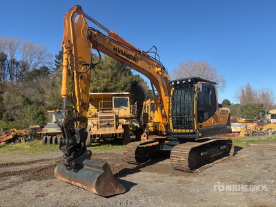 Hyundai Robex 140LC-9 Escavatore cingolato